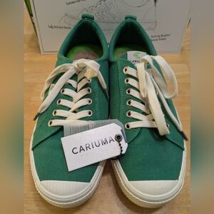 Cariuma OCA Low Green Canvas Sneaker